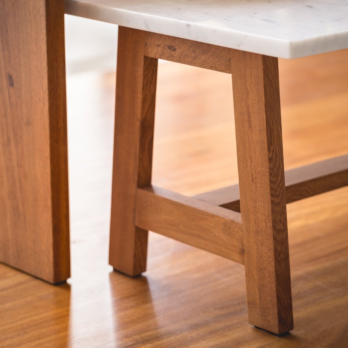 Mesa Antonia Mármol - NUMI